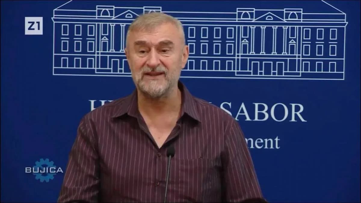Za najgizdaviju Šokicu izabrana Angela Butorac iz Starih Mikanovaca, prvu pratilju Eva Svjetličić iz Jakšića, a drugu Veronika Mataić iz Starog Topolja
