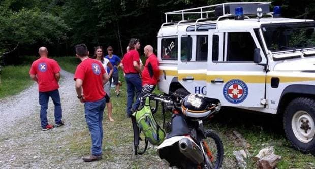 /FOTOGALERIJA/ Iz Zlatnog Luga se širio miris ribljih specijaliteta na sve strane te primamio brojne goste