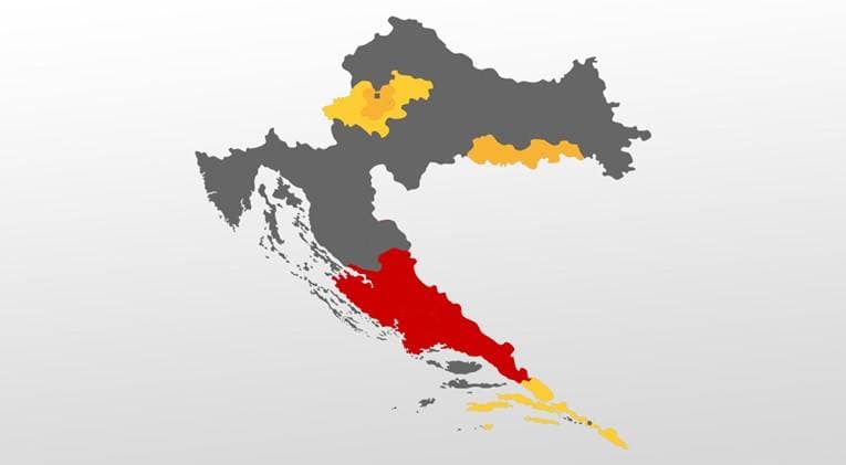 /FOTOGALERIJA/ Iz Zlatnog Luga se širio miris ribljih specijaliteta na sve strane te primamio brojne goste
