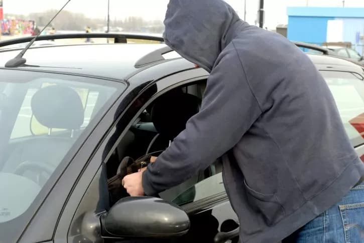 Ukradena dva automobila pronađena isti dan u različito vrijeme - počiniteljima slijede kaznene prijave