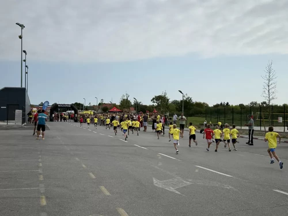 (FOTOGALERIJA) Donacijska utrka ʼZnanjem i prevencijom do zdravljaʼ okupila Brođane svih generacija