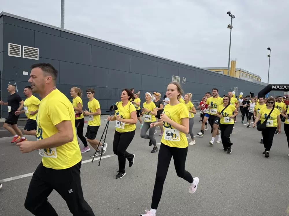 (FOTOGALERIJA) Donacijska utrka ʼZnanjem i prevencijom do zdravljaʼ okupila Brođane svih generacija