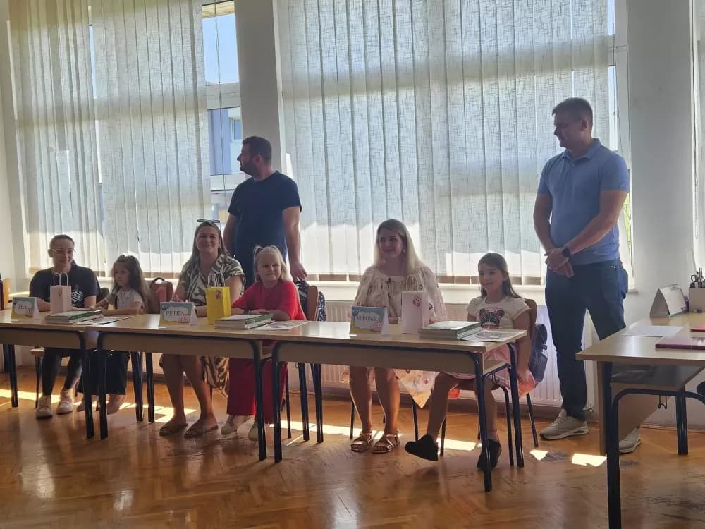 Slavonsko-brodska televizija darivala prvašiće