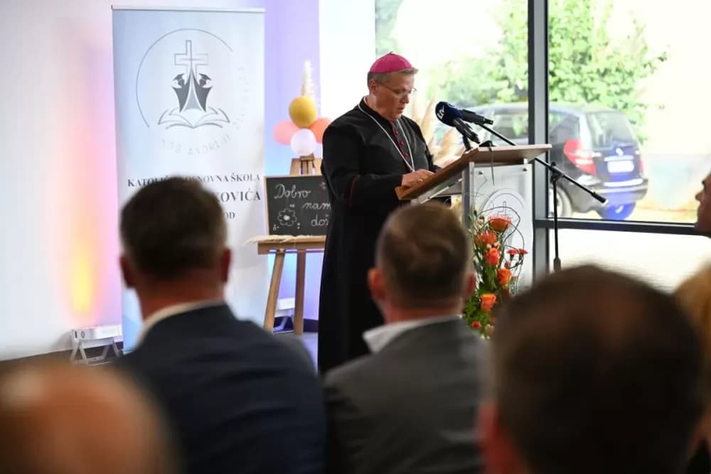 Svečano otvorena Katolička osnovna škola Andrije Živkovića u Slavonskom Brodu