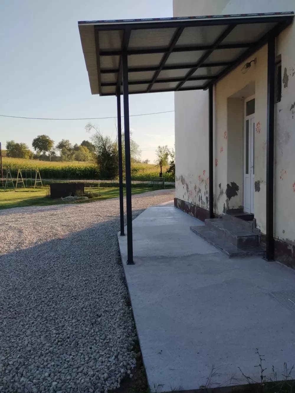 Uređeno u dvorište u Područnoj školi Ravan