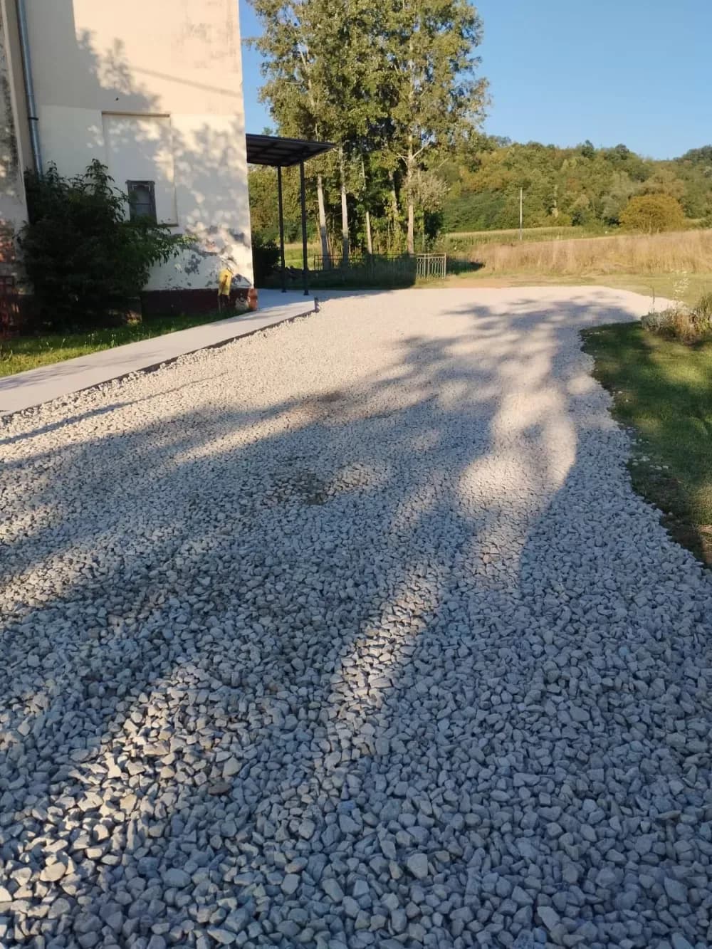 Uređeno u dvorište u Područnoj školi Ravan