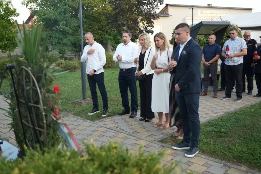 (FOTOGALERIJA) Proslavljen Dana općine Brodski Stupnik uz euharistijsko slavlje, polaganje vijenaca u čast poginulih branitelja i Svečanu sjednicu Općinskog vijeća