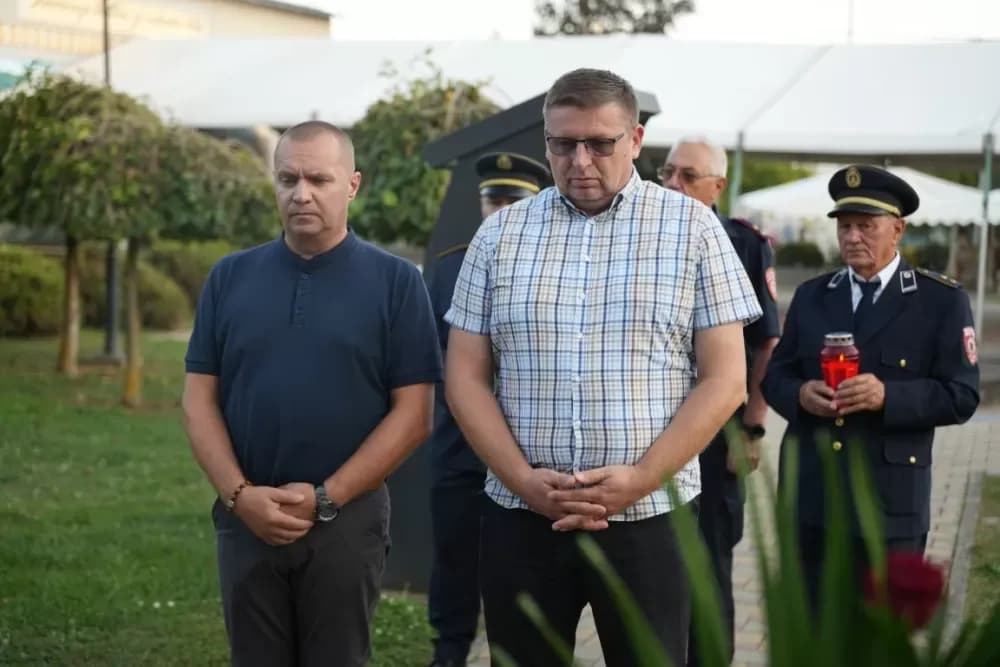 (FOTOGALERIJA) Proslavljen Dana općine Brodski Stupnik uz euharistijsko slavlje, polaganje vijenaca u čast poginulih branitelja i Svečanu sjednicu Općinskog vijeća