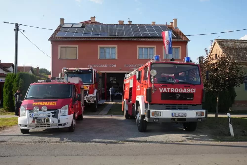 (FOTOGALERIJA) Proslavljen Dana općine Brodski Stupnik uz euharistijsko slavlje, polaganje vijenaca u čast poginulih branitelja i Svečanu sjednicu Općinskog vijeća