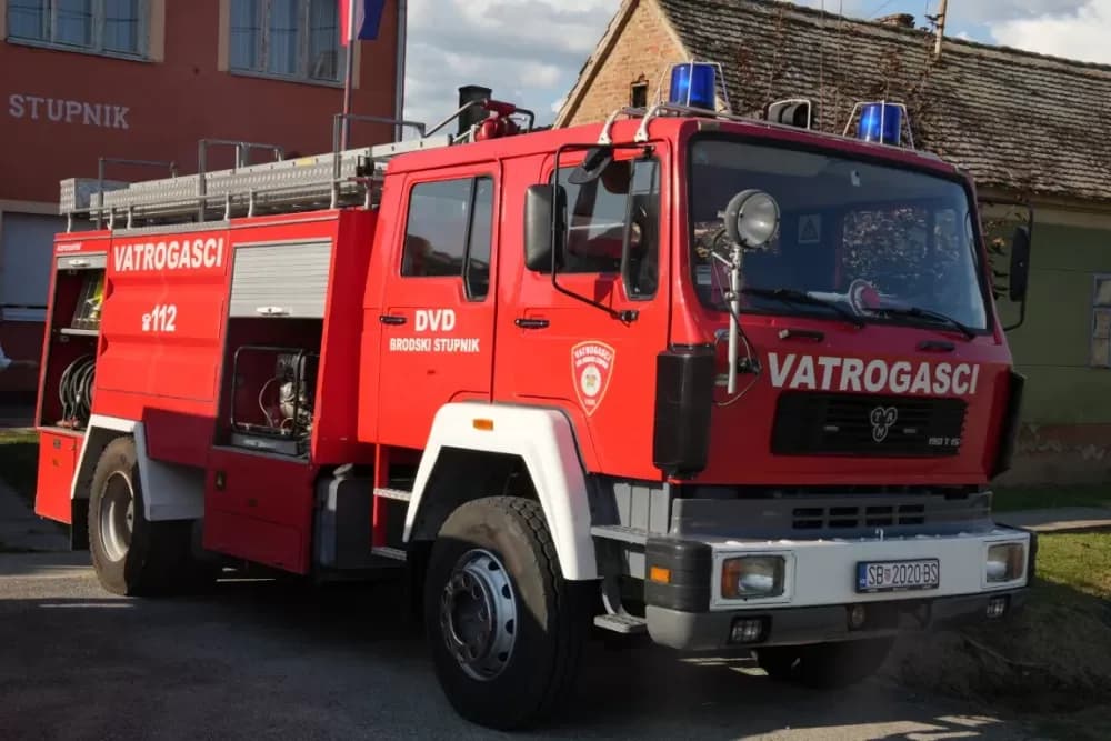 (FOTOGALERIJA) Proslavljen Dana općine Brodski Stupnik uz euharistijsko slavlje, polaganje vijenaca u čast poginulih branitelja i Svečanu sjednicu Općinskog vijeća