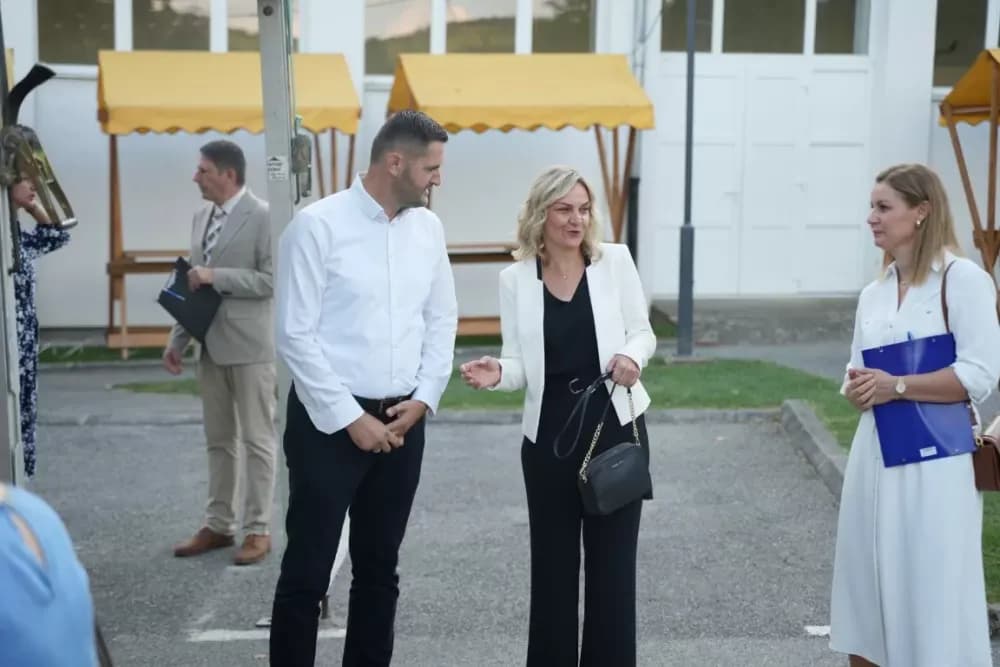 (FOTOGALERIJA) Proslavljen Dana općine Brodski Stupnik uz euharistijsko slavlje, polaganje vijenaca u čast poginulih branitelja i Svečanu sjednicu Općinskog vijeća