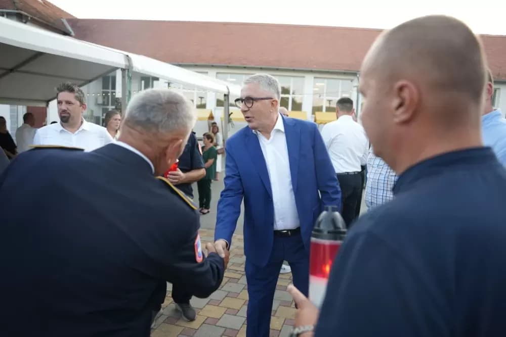(FOTOGALERIJA) Proslavljen Dana općine Brodski Stupnik uz euharistijsko slavlje, polaganje vijenaca u čast poginulih branitelja i Svečanu sjednicu Općinskog vijeća