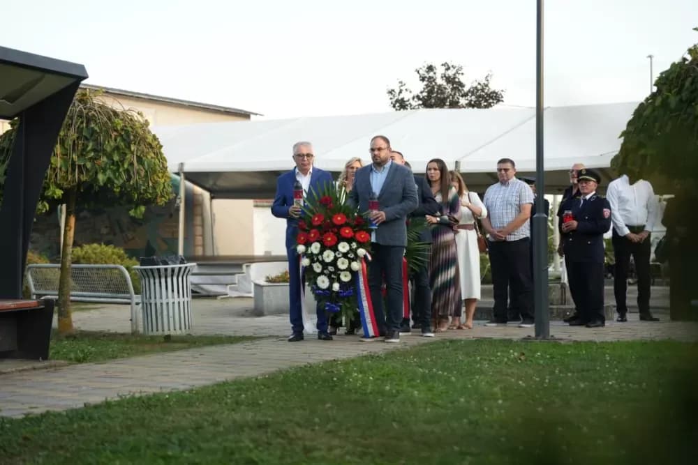 (FOTOGALERIJA) Proslavljen Dana općine Brodski Stupnik uz euharistijsko slavlje, polaganje vijenaca u čast poginulih branitelja i Svečanu sjednicu Općinskog vijeća