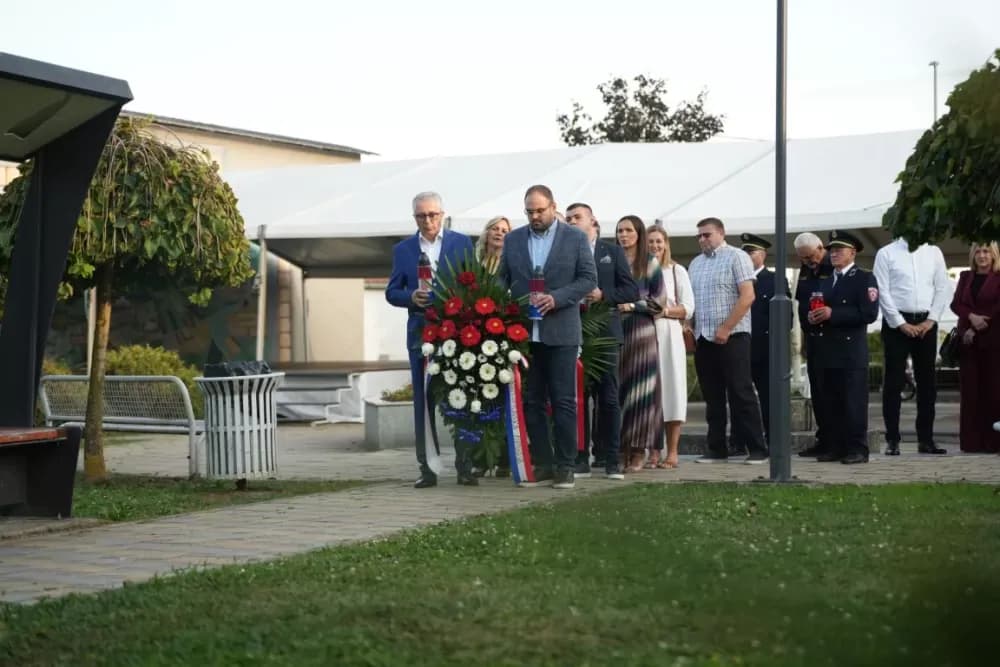 (FOTOGALERIJA) Proslavljen Dana općine Brodski Stupnik uz euharistijsko slavlje, polaganje vijenaca u čast poginulih branitelja i Svečanu sjednicu Općinskog vijeća