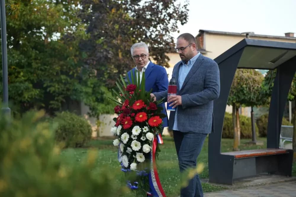 (FOTOGALERIJA) Proslavljen Dana općine Brodski Stupnik uz euharistijsko slavlje, polaganje vijenaca u čast poginulih branitelja i Svečanu sjednicu Općinskog vijeća