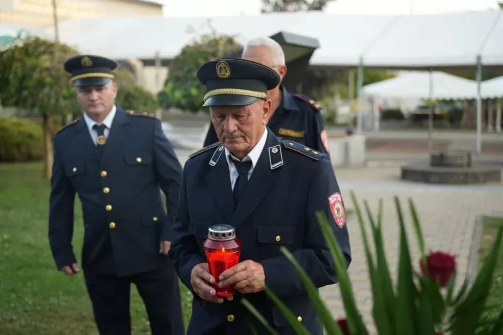 (FOTOGALERIJA) Proslavljen Dana općine Brodski Stupnik uz euharistijsko slavlje, polaganje vijenaca u čast poginulih branitelja i Svečanu sjednicu Općinskog vijeća