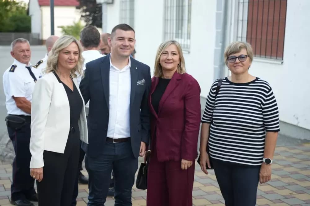(FOTOGALERIJA) Proslavljen Dana općine Brodski Stupnik uz euharistijsko slavlje, polaganje vijenaca u čast poginulih branitelja i Svečanu sjednicu Općinskog vijeća
