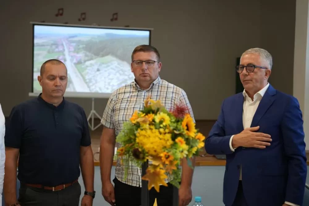 (FOTOGALERIJA) Proslavljen Dana općine Brodski Stupnik uz euharistijsko slavlje, polaganje vijenaca u čast poginulih branitelja i Svečanu sjednicu Općinskog vijeća