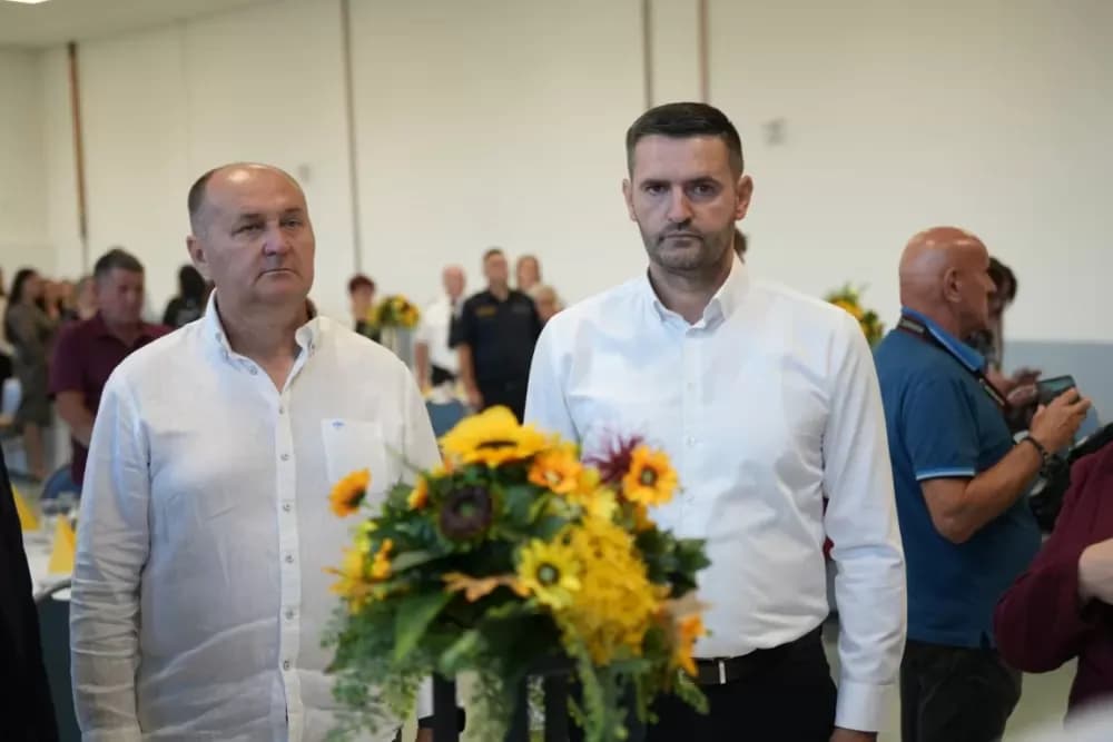 (FOTOGALERIJA) Proslavljen Dana općine Brodski Stupnik uz euharistijsko slavlje, polaganje vijenaca u čast poginulih branitelja i Svečanu sjednicu Općinskog vijeća