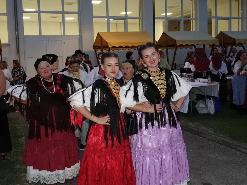 Snaše spretnim nogama gazile grožđe: Manifestacija koja gotovo četiri desetljeća uspješno spaja kulturu, tradiciju, enologiju i gastronomiju