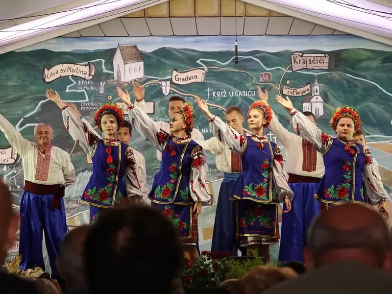 Snaše spretnim nogama gazile grožđe: Manifestacija koja gotovo četiri desetljeća uspješno spaja kulturu, tradiciju, enologiju i gastronomiju