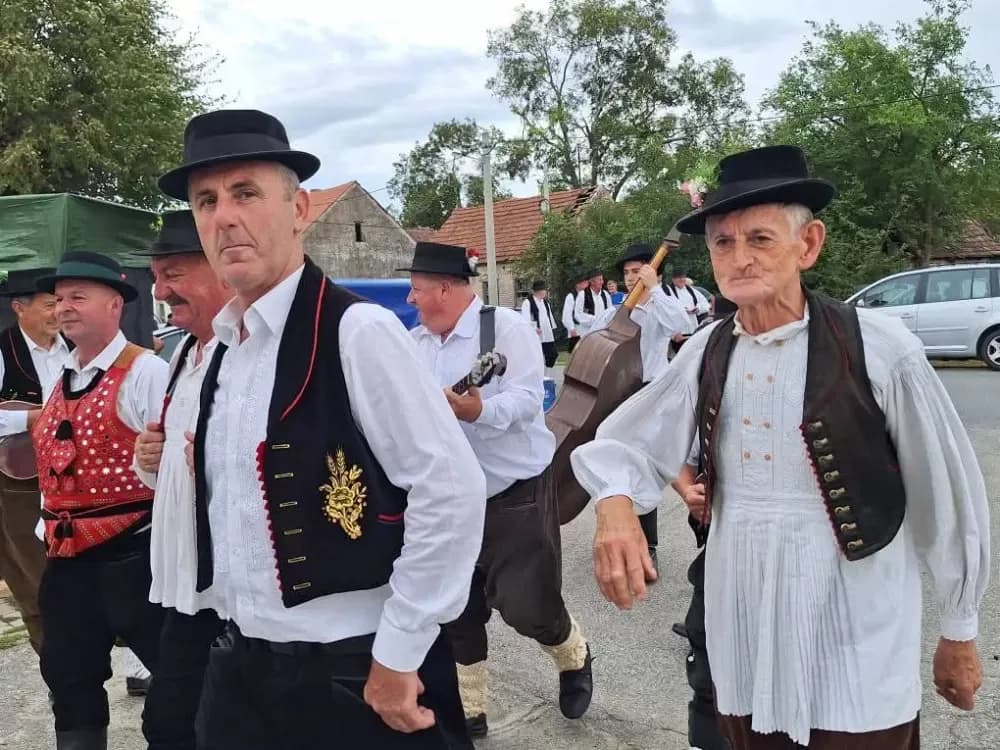 [FOTOGALERIJA] Sve onako kako se to nekad radilo: 44. Ižmača u Beravcima