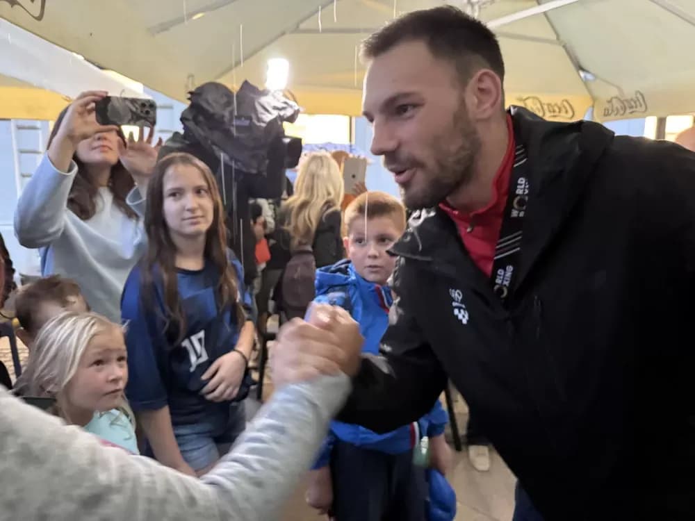 Slavonski Brod s ponosom dočekao svjetskog brončanog boksača Gabrijela Veočića