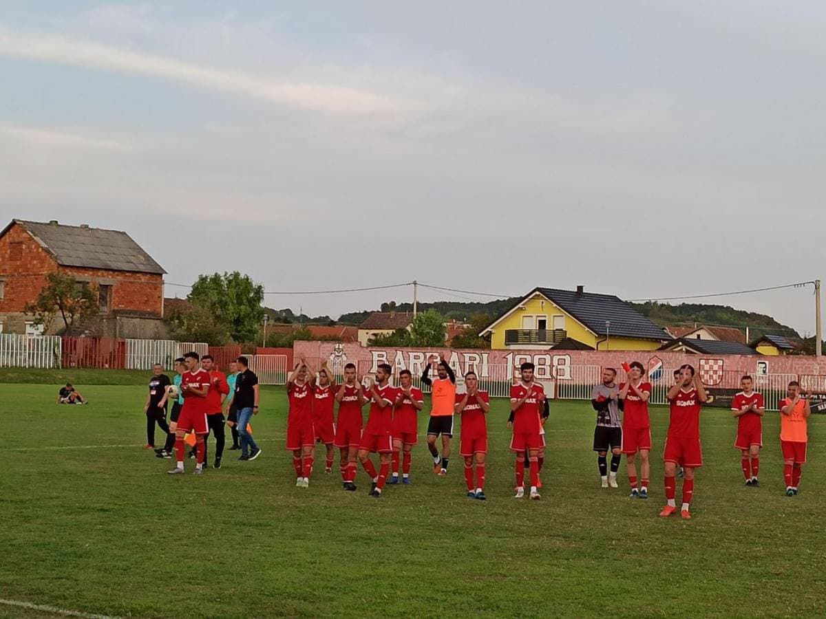 (FOTOGALERIJA) Prigodan program uz mimohod ulicama grada povodom Dana branitelja Požeško-slavonske županije