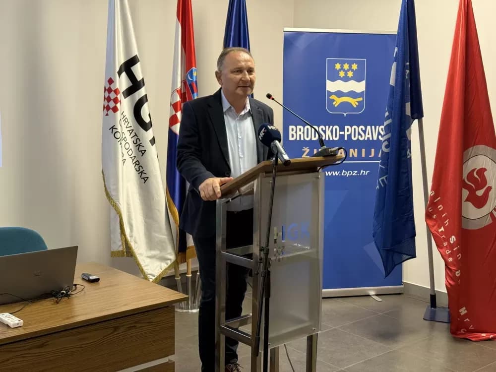 Održana tribina o inflaciji, plaćama i socijalnom dijalogu u Slavonskom Brodu