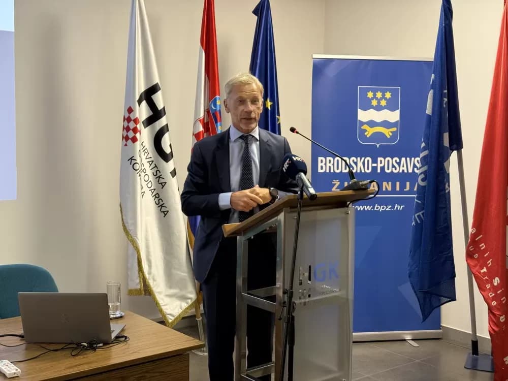 Održana tribina o inflaciji, plaćama i socijalnom dijalogu u Slavonskom Brodu