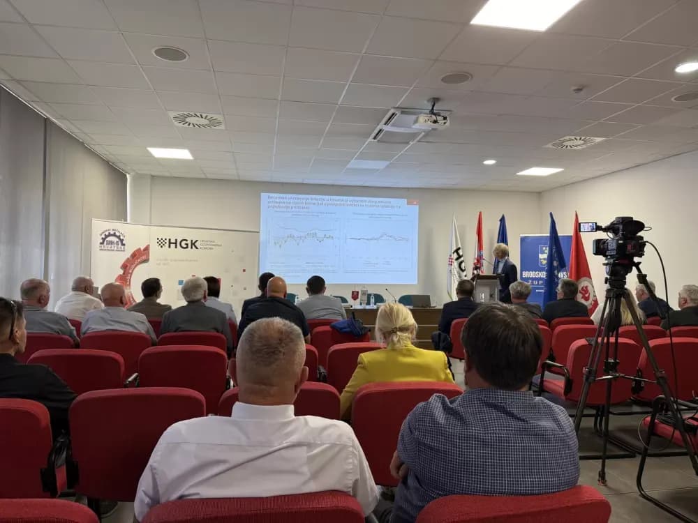Održana tribina o inflaciji, plaćama i socijalnom dijalogu u Slavonskom Brodu