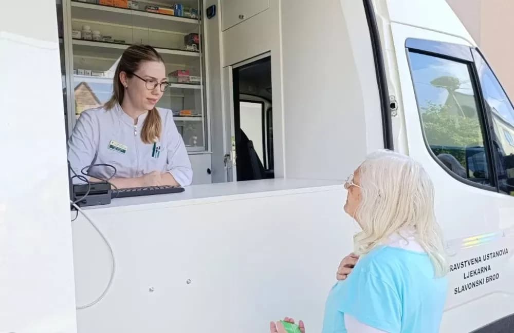 Mobilna ljekarna krenula na teren