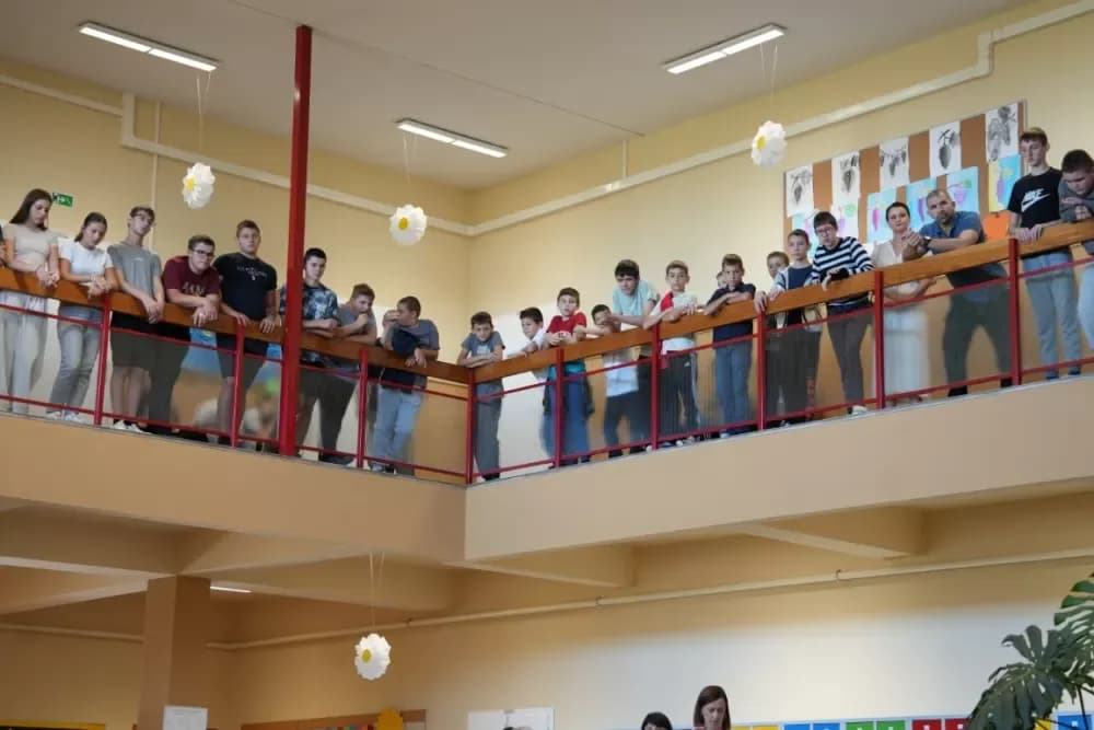 (FOTOGALERIJA) Dan koji će mještani Sikirevaca i okolnih mjesta dugo pamtiti: Položen kamen temeljac za gradnju nove školsko sportske dvorane