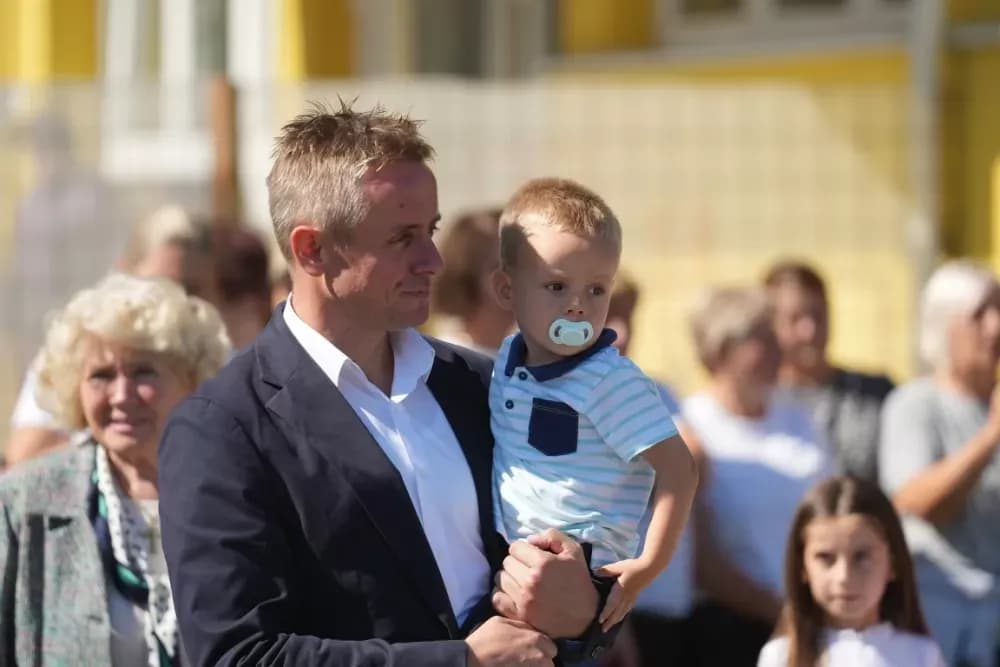 (FOTOGALERIJA) Dan koji će mještani Sikirevaca i okolnih mjesta dugo pamtiti: Položen kamen temeljac za gradnju nove školsko sportske dvorane