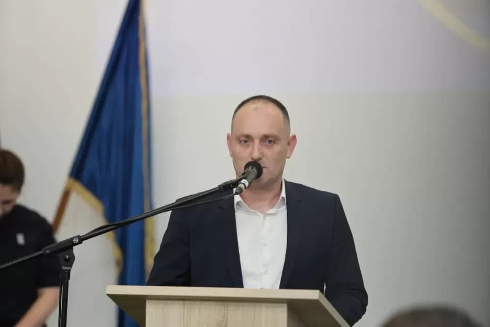 (FOTOGALERIJA) Dostojanstveno obilježen Dan policije u Brodsko-posavskoj županiji: Pijetet, zahvalnost i predanost službi