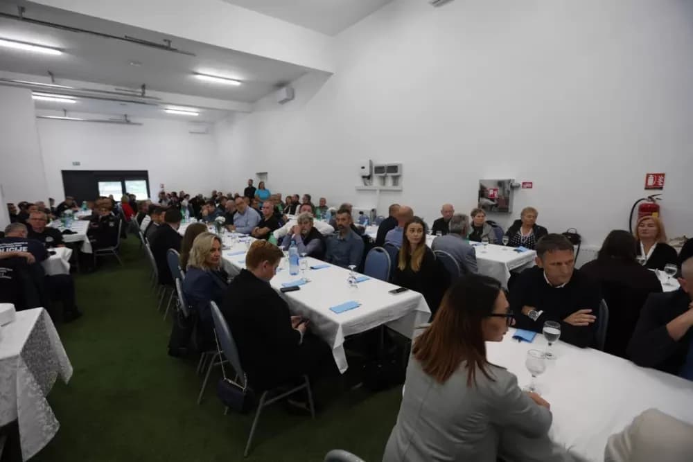 (FOTOGALERIJA) Dostojanstveno obilježen Dan policije u Brodsko-posavskoj županiji: Pijetet, zahvalnost i predanost službi