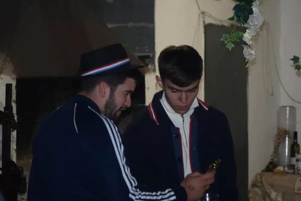Slavonska fešta za pamćenje: Rođeni blizanci Bruno i Borna, slavilo se uz perje, pjesmu i 90. rođendan pradjeda