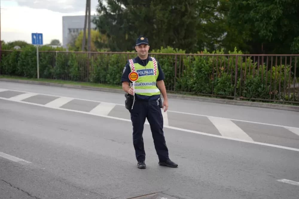 NEMA DALJE: ʼGospodinʼ (39) bez dokumenata, vozio unatoč zabrani upravljanja vozilom