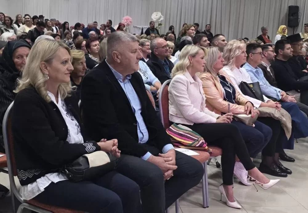 Izabrana najljepša šarenica u Oprisavcima – slavila Gabrijela Matasović iz Velike Kopanice