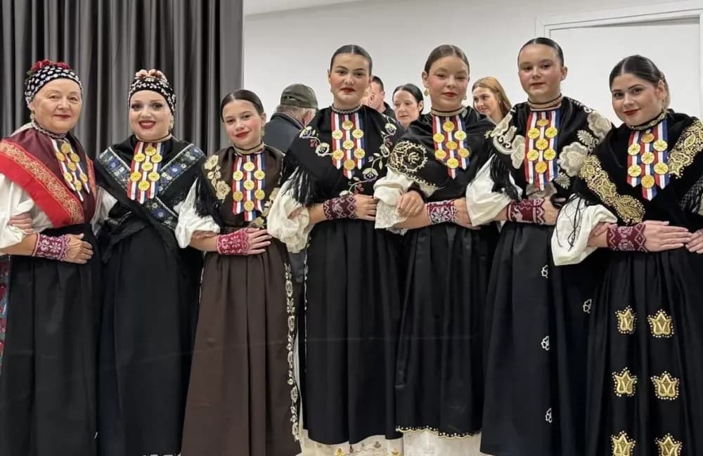 Slavila rakija, tradicija i pjesma: U Podcrkavlju održana 16. „Rakijada“