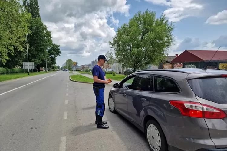 Vozač s  2,26 promila, bez pojasa i vozačke dozvole priveden u policiju