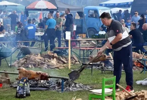 Ništa od ovogodišnje Pečenkijade u Slavonskom Brodu na Poloju