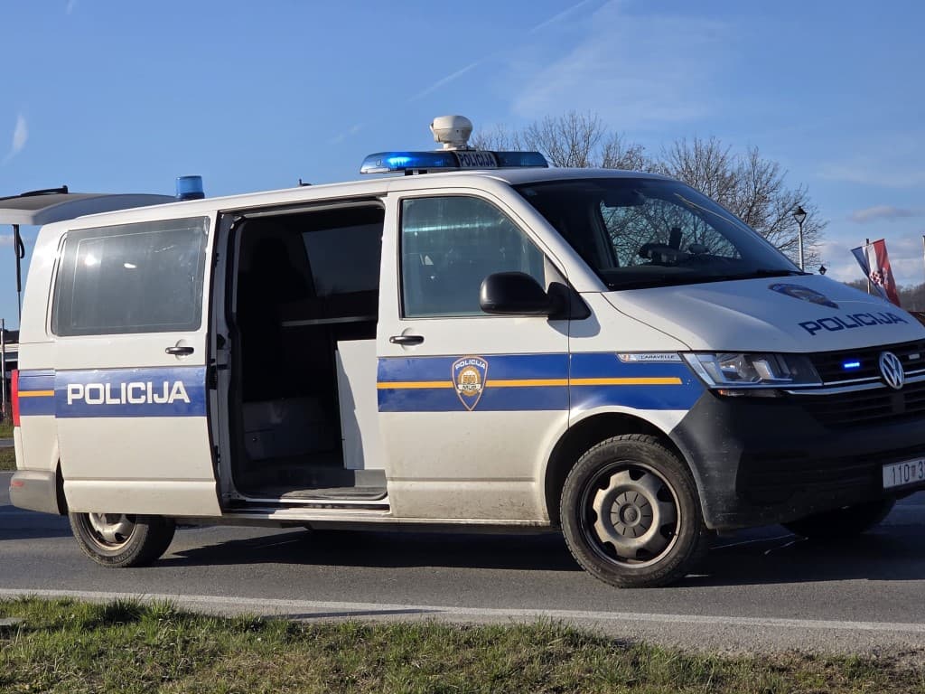 Preminula 18-godišnjakinja ozlijeđena u teškoj prometnoj nesreći u Adžamovcima