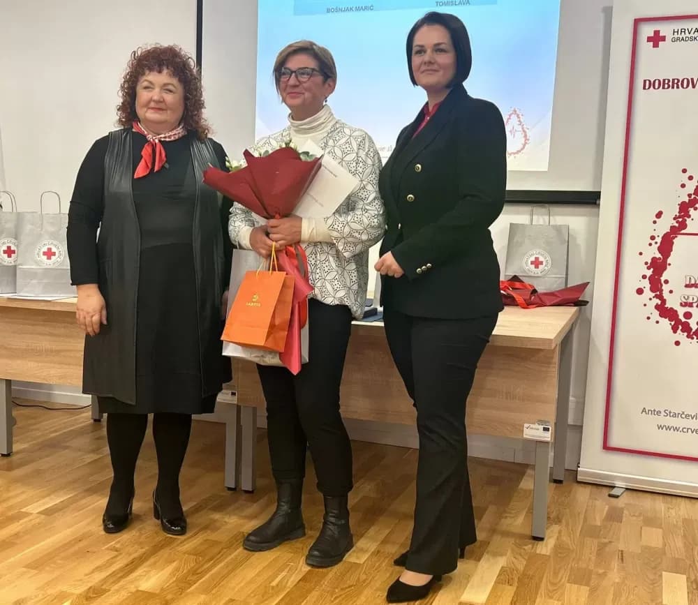 Gradsko društvo Crvenog križa dodijelio priznanja višestrukim darivateljima krvi