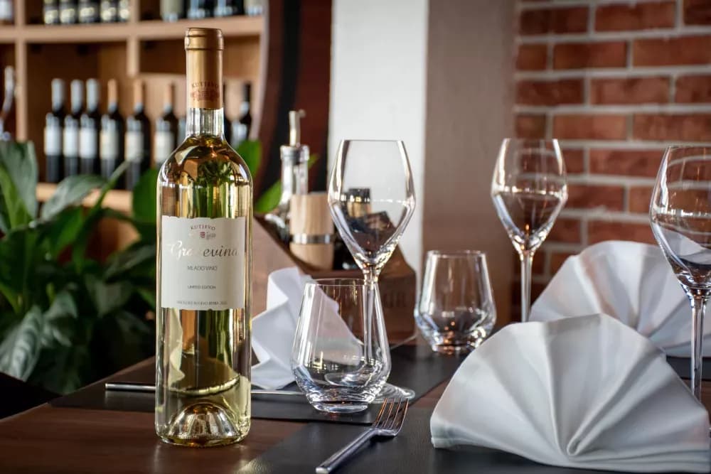 VINARIJA KUTJEVO - VRIJEME JE ZA MLADU GRAŠEVINU