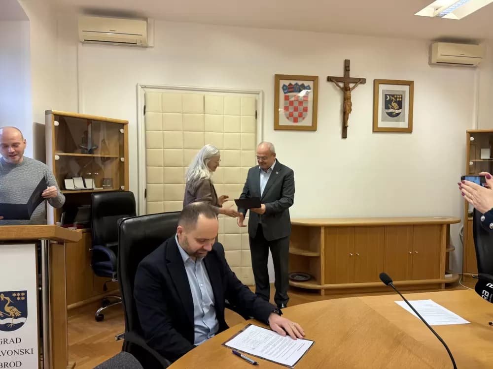 Održana podjela ugovora za programe javnih potreba u kulturi Grada Slavonskog Broda za 2026. godinu
