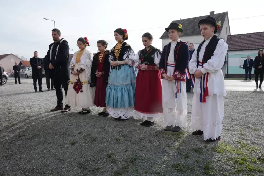 Svečano i dostojanstveno u Sibinju: Odana počast žrtvama i obilježen Dan općine