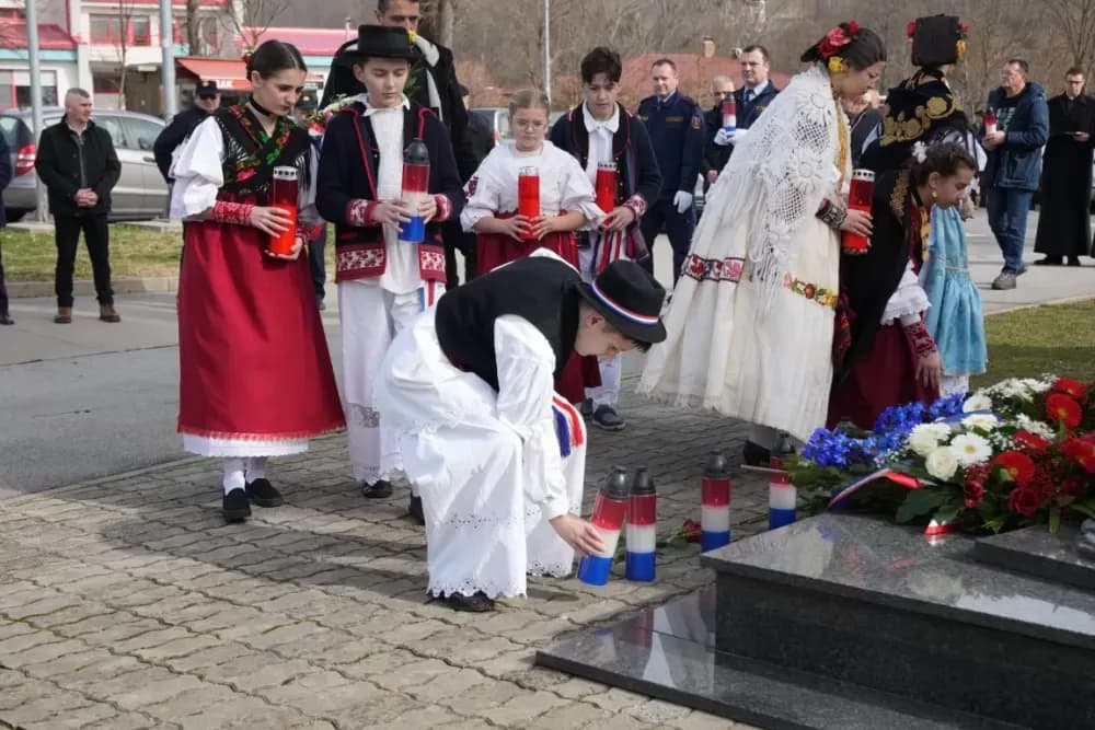 Svečano i dostojanstveno u Sibinju: Odana počast žrtvama i obilježen Dan općine