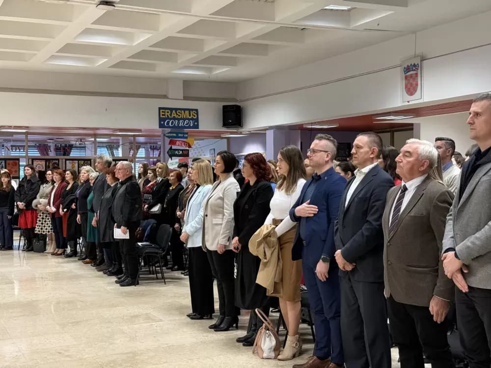 Slavlje znanja, tradicije i zajedništva u Gimnaziji „Matija Mesić“