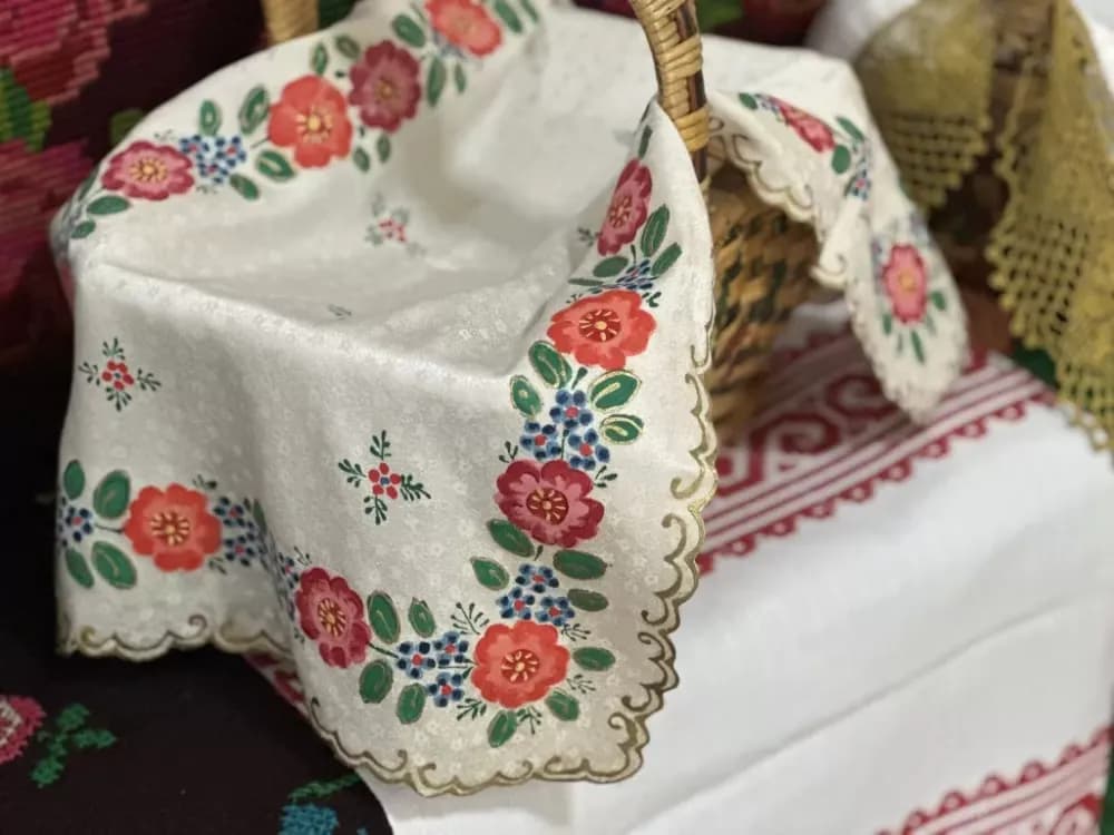 (FOTOGALERIJA) Korpice koje pričaju priču – Oprisavci u uskrsnom ruhu